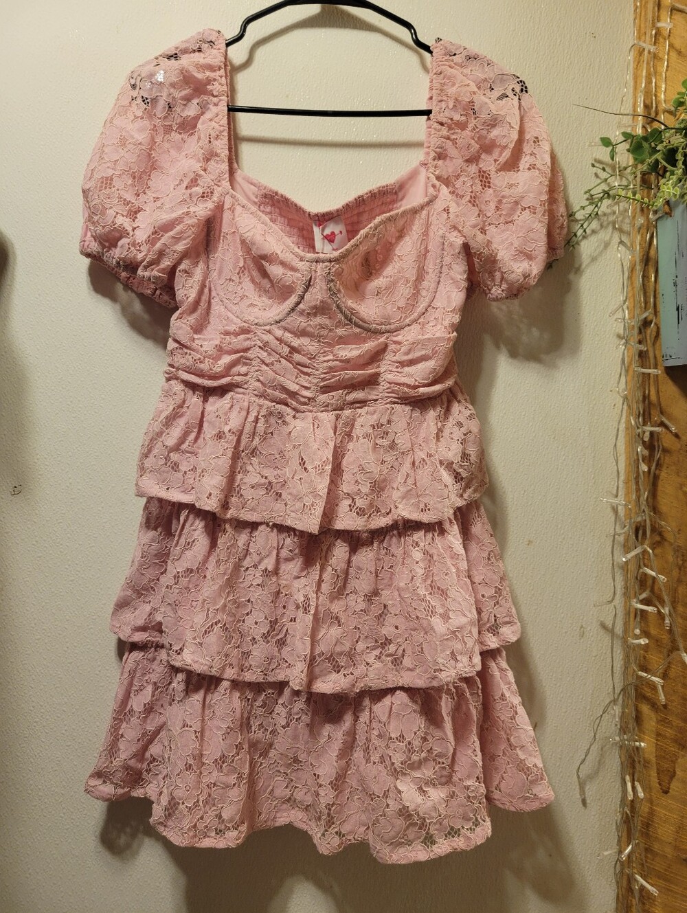 Buddly Love Frosting Lace Dress (M) NWT
